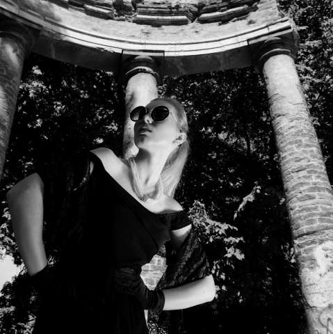 Marco Finelli fotografia di ritratto glamour in bianco e nero