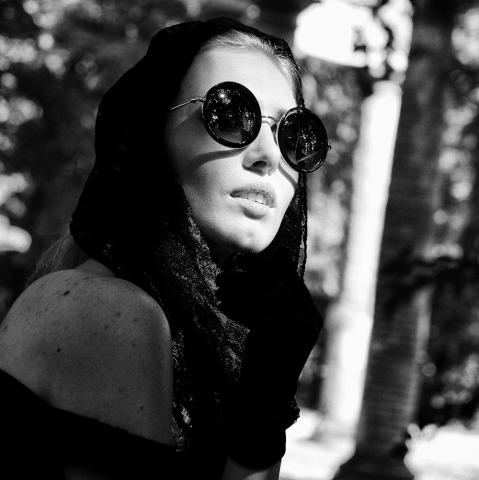 Marco Finelli fotografia di ritratto glamour in bianco e nero