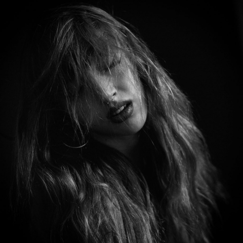 Marco Finelli fotografia di ritratto glamour in bianco e nero
