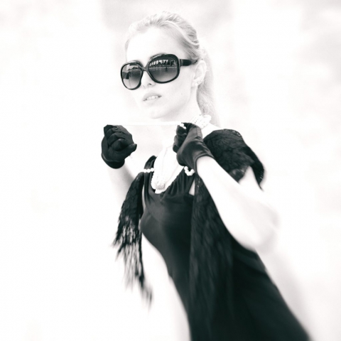 Marco Finelli fotografia di ritratto glamour in bianco e nero