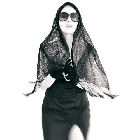Marco Finelli fotografia di ritratto glamour in bianco e nero